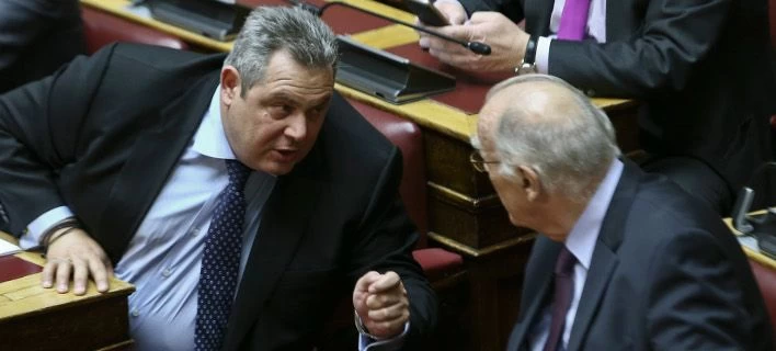  Το «πηγαδάκι» Καμμένου -Λεβέντη στη Βουλή (εικόνες)